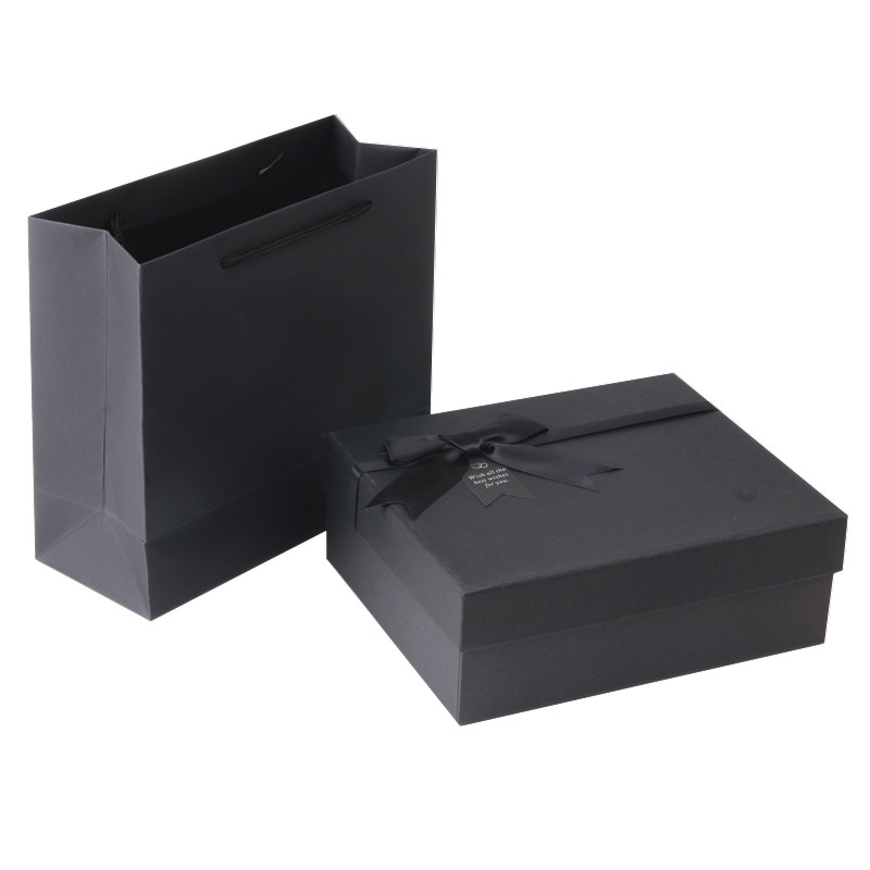 Коробок квадрат черный с сумкой (разные размеры)